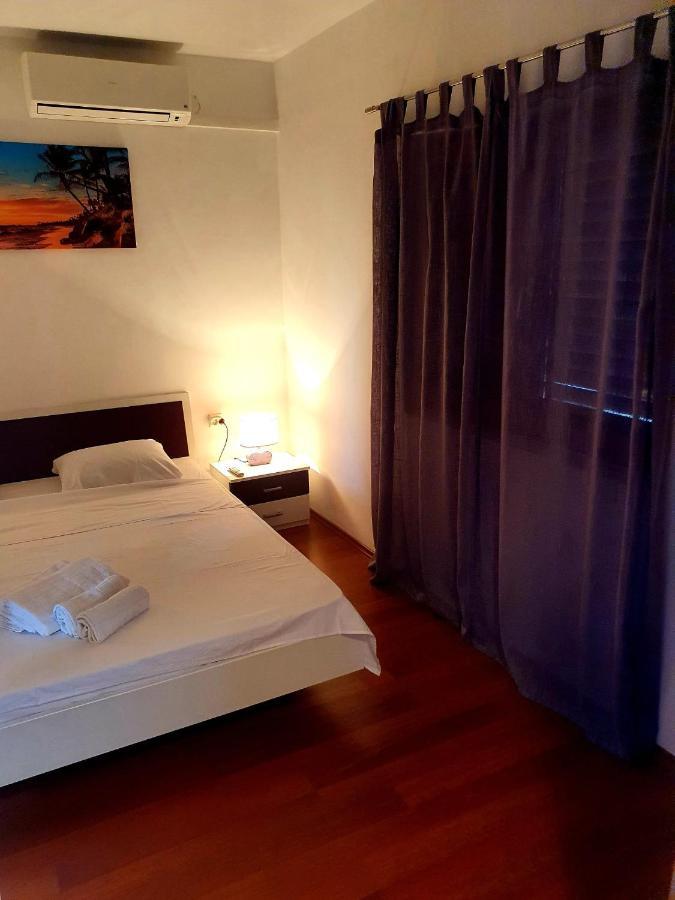 Apartmani Desnica Kruševo Esterno foto