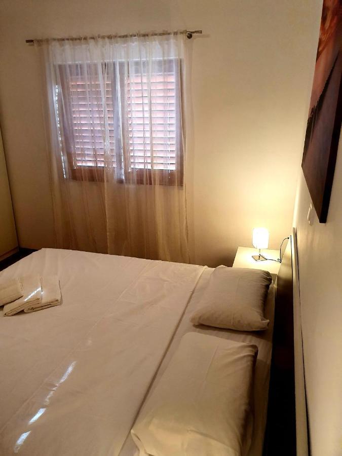 Apartmani Desnica Kruševo Esterno foto