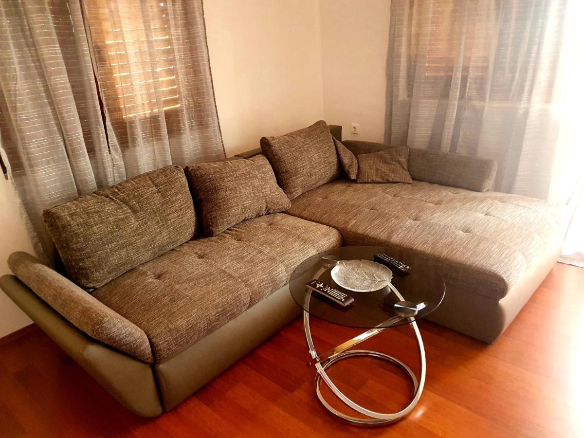 Apartmani Desnica Kruševo Esterno foto