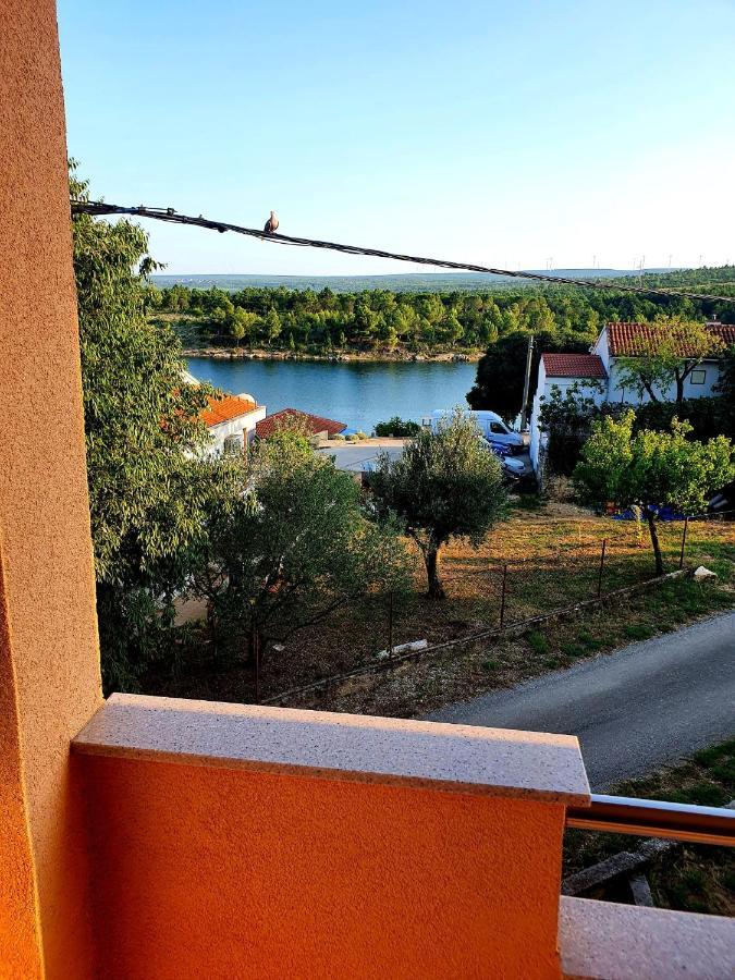 Apartmani Desnica Kruševo Esterno foto