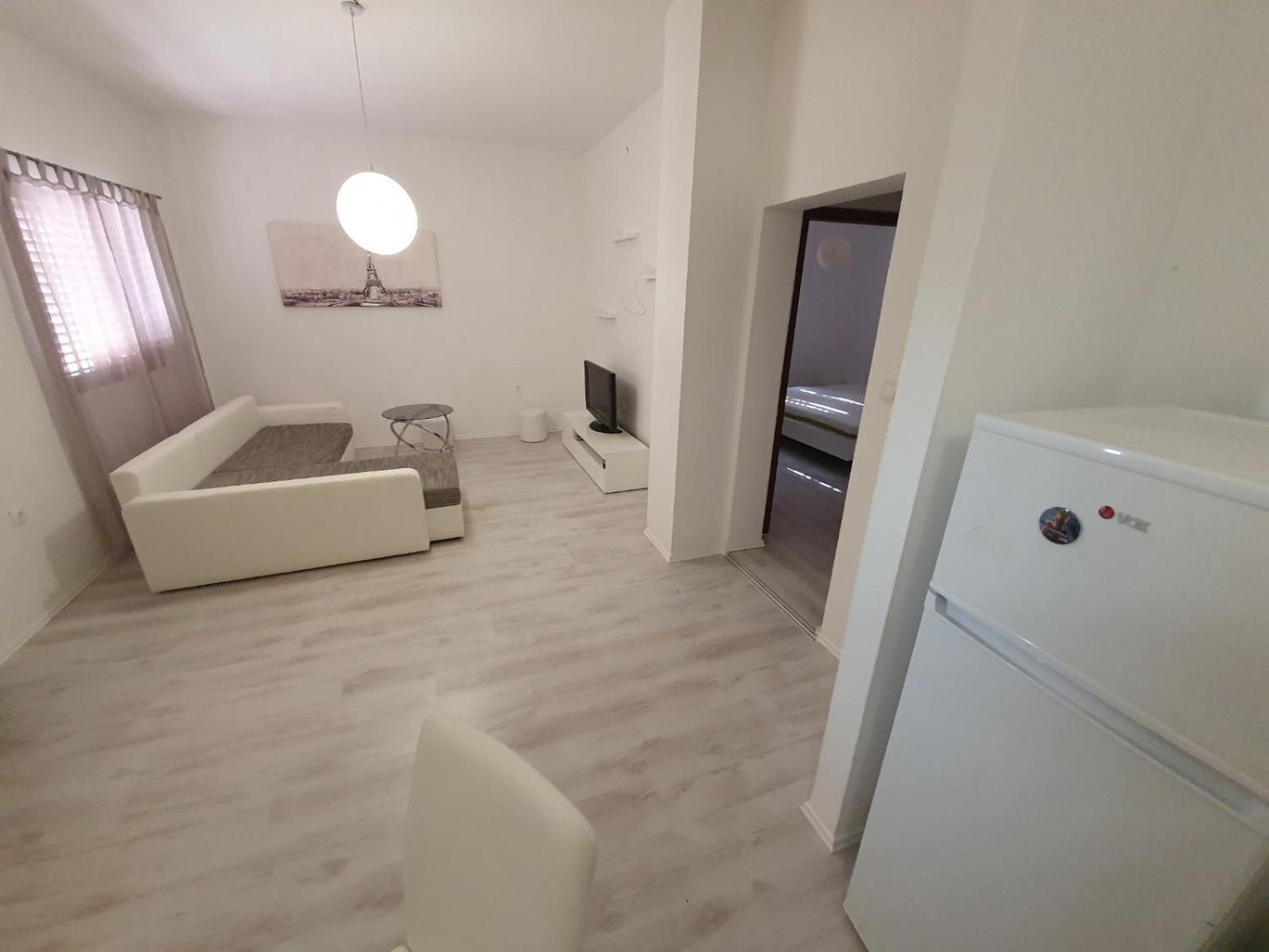 Apartmani Desnica Kruševo Esterno foto