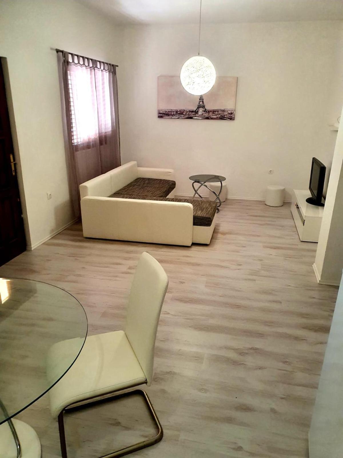 Apartmani Desnica Kruševo Esterno foto